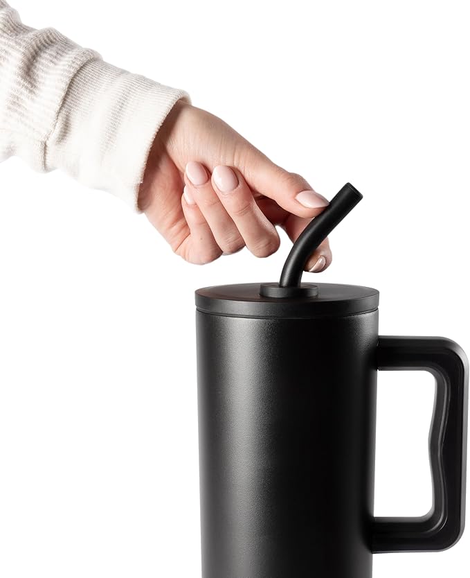 Simple Modern 40 oz Tumbler with Handle and Straw Lid | Leak-Proof Insulated Stainless Steel Water Bottle Travel Mug Cupholder Use | Gifts for Women Men Him Her | Trek Signature | Mistletoe