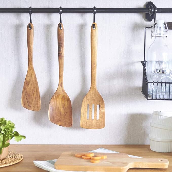 FAAY 11.5” Left-Hand Compact Wooden Spatula – Angled Teak Turner for Left-Handed Cooking, Flat Wide Blade for Stir-Fry, Flipping & Scraping, Handcrafted Thai Teak, Safe for Nonstick Cookware