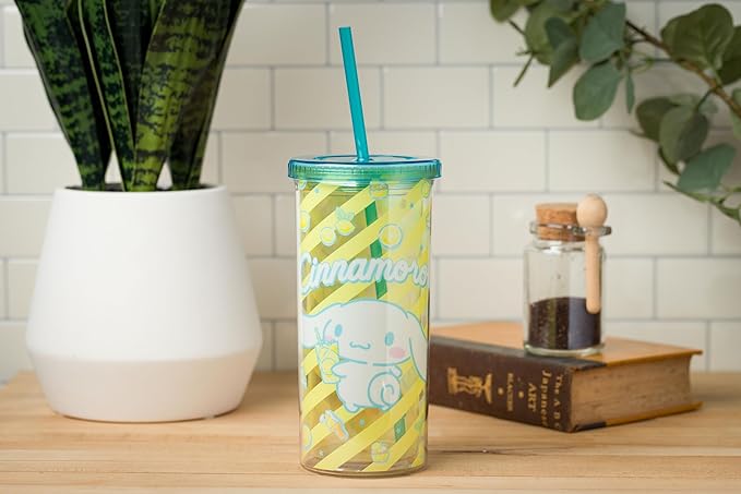Silver Buffalo Sanrio Hello Kitty and Friends Cinnamoroll Lemons and Lemonade Plastic Cold Cup with Lid and Straw, 20 Ounces