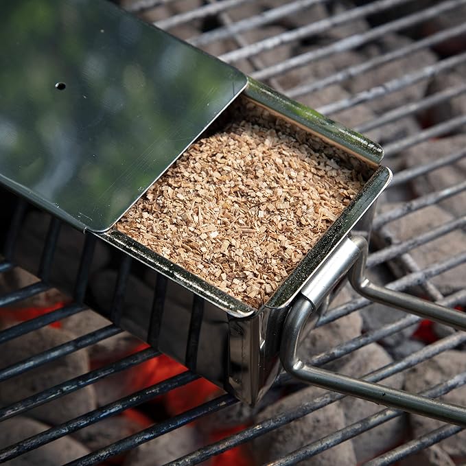 Camerons Natural Extra Fine BBQ Wood Chips - Apple, Cherry, Bourbon, Oak, Hickory, Maple, Pecan, Mesquite (8 Pints)- Sawdust Shavings for Smoking Guns, Smokers, Smoke Boxes - Barbecue Variety Gift Set