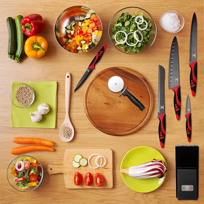 Moss & Stone 7-Piece Kitchen Knife Set with Block – Black Titanium Plated Stainless Steel Kitchen Knives, High Carbon Blades, Compact Cutlery Set for Home Cooking, Small Knife Set Black Wood Block