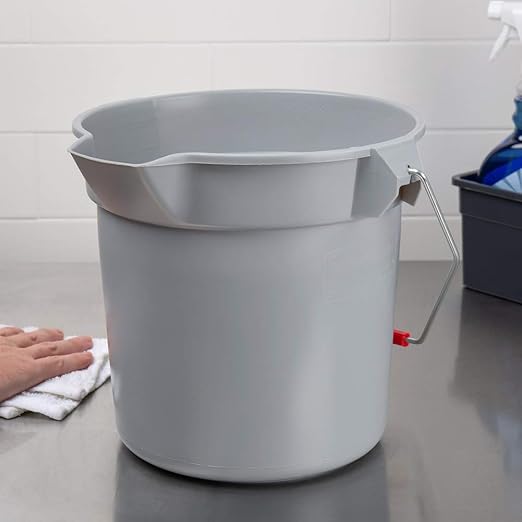 Rubbermaid Commercial Products Brute Heavy-Duty Round Bucket, 10-Quart/2.5 Gallon, Gray, Corrosive-Resistant Pail with Handle for Professional/Janitorial Cleaning and Material Transport