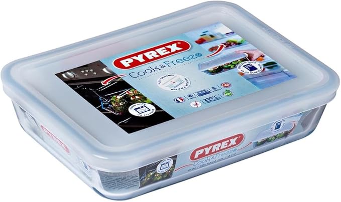 Pyrex Rectangular Dish with Plastic Lid, 0.8L