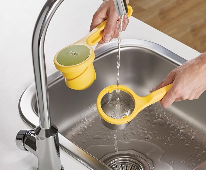 Joseph Joseph Helix Citrus Press Juicer, Ergonomic Twist action hand press, lemon/lime squeezer, BPA free - Yellow