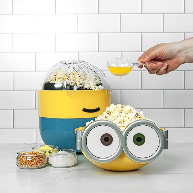 Uncanny Brands Minions Popcorn Maker - Kitchen Appliance