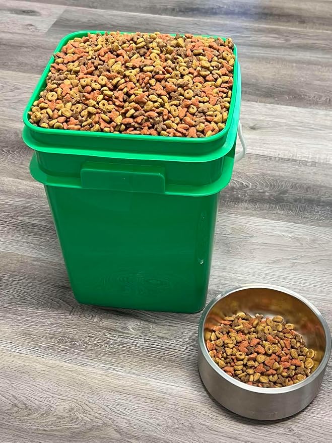 House Naturals 4 Gallon Square Food Grade Bucket Pail with Plastic Handles and Lid (Pack of 3) Made in USA containers (Green)