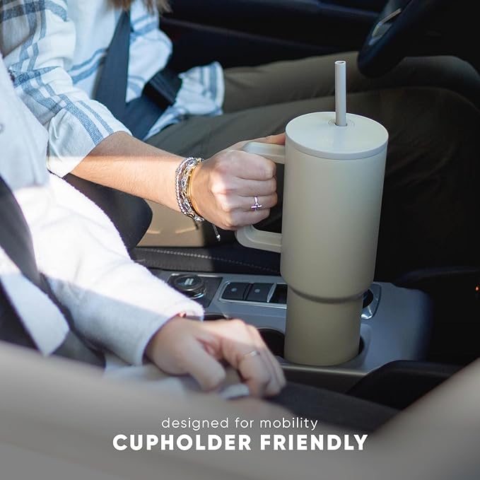 Simple Modern Peanuts 40 oz Tumbler with Handle and Straw Lid | Insulated Reusable Stainless Steel Water Bottle Travel Mug | Gifts for Women Men | Trek Collection | 40oz | Peanuts Gang