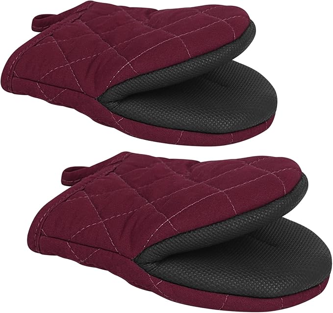 Qulable 1 Pair Short Oven Mitts - Silicone Kitchen Oven Gloves High Heat Resistant 500℉, Mini Oven Mits with Non-Slip Grip Surfaces and Hanging Loop for BBQ, Baking, Cooking and Grilling (Dark Red)