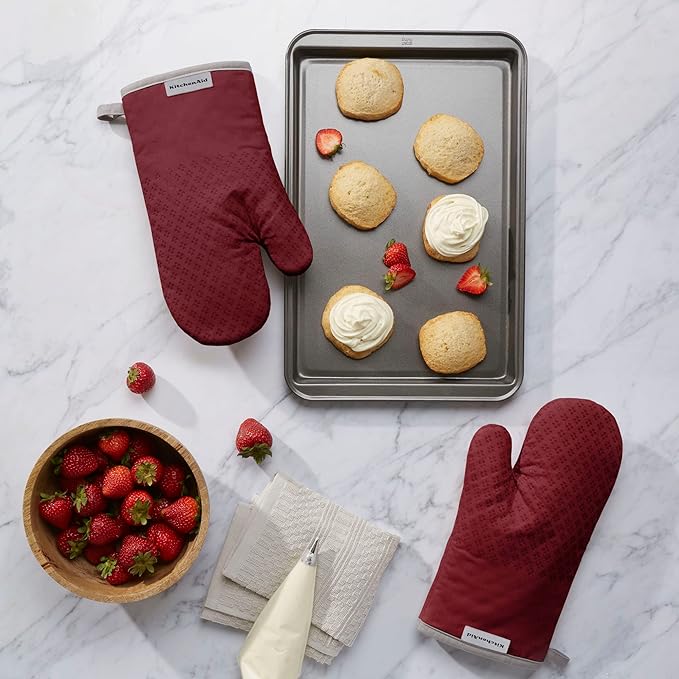 KitchenAid Asteroid Oven Mitt Set, 7"x12.5", Boysenberry Purple, 2 Piece
