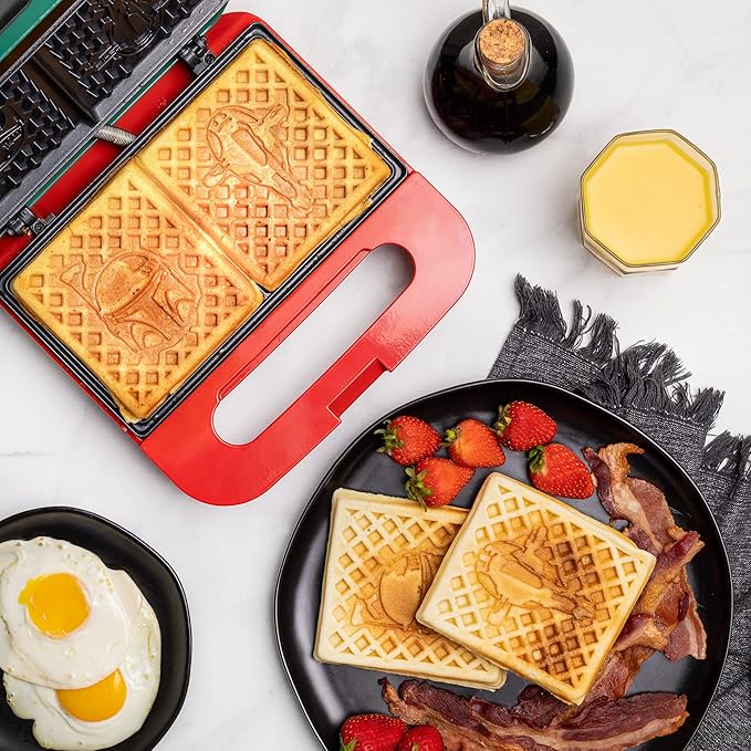 Uncanny Brands Star Wars Boba Fett Double-Square Waffle Maker - Bounty Hunter Breakfast Small Appliance