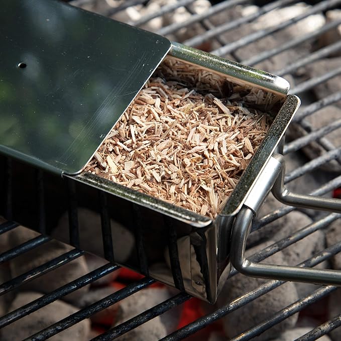 Camerons All Natural Extra Fine Oak BBQ Wood Chips - 260 Cu. in. Bag, Approx 2 Pounds - Kiln Dried Sawdust Shavings for Cocktail Smoking Guns, Smokers, Smoke Boxes - Barbecue Grilling Gifts for Men